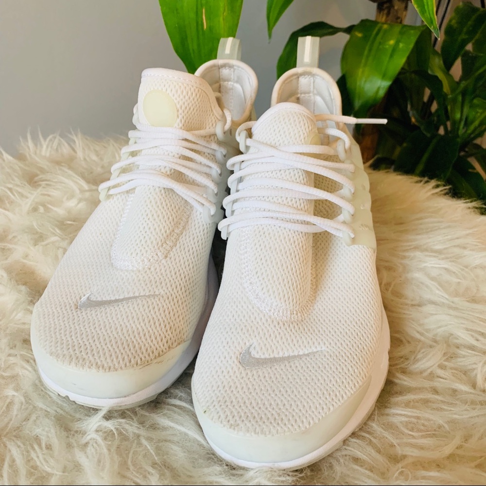 Nike women’s presto tennis shoes white size 8